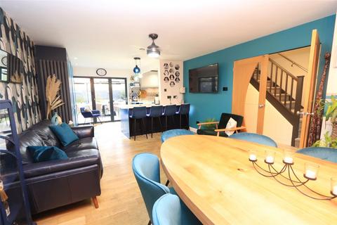 4 bedroom detached house for sale - Bradvue Crescent, Bradville, Milton Keynes, Buckinghamshire, MK13