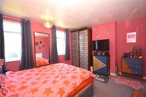 3 bedroom semi-detached house for sale - Cragside Place, Kirkstall, Leeds