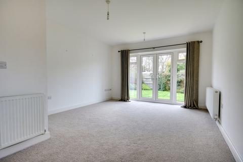 2 bedroom bungalow for sale, De Clares Close, Pennington, Lymington, SO41