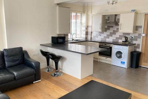 2 bedroom apartment to rent, Dunraven House, Westgate Street, Cardiff