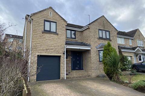 4 bedroom detached house for sale, Spinners Way, Mirfield WF14