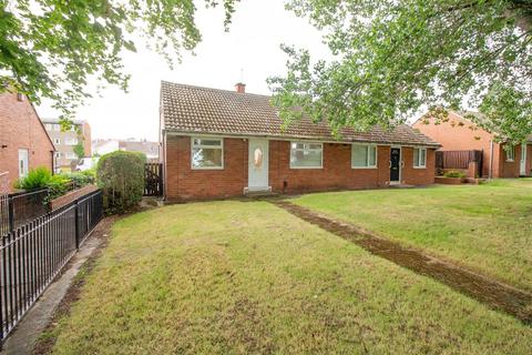 2 bedroom semi-detached bungalow to rent, Woodwynd, Gateshead NE10
