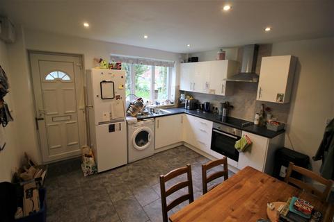 3 bedroom terraced house to rent, Lace Street, Nottingham NG7