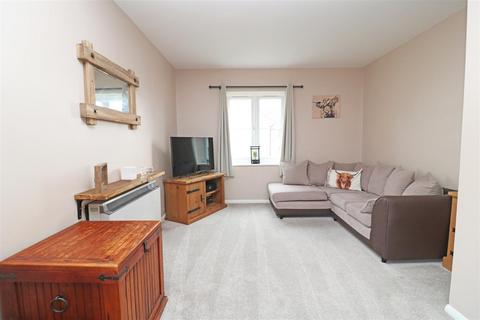 2 bedroom flat for sale, Shearers Way, Boreham, Chelmsford