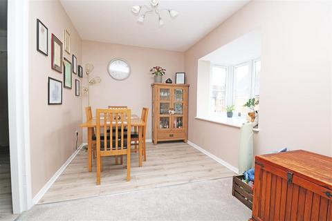 2 bedroom flat for sale, Shearers Way, Boreham, Chelmsford