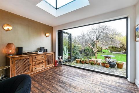 4 bedroom semi-detached house for sale - Broyle Road, Chichester