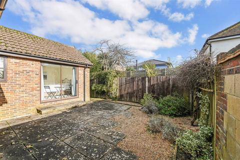 2 bedroom detached bungalow for sale - Summerfield Road, West Wittering, Chichester