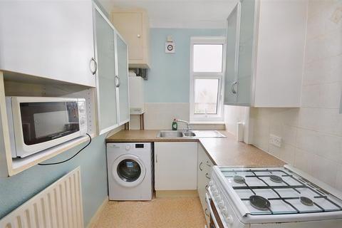 2 bedroom flat for sale - Enys Road, Eastbourne