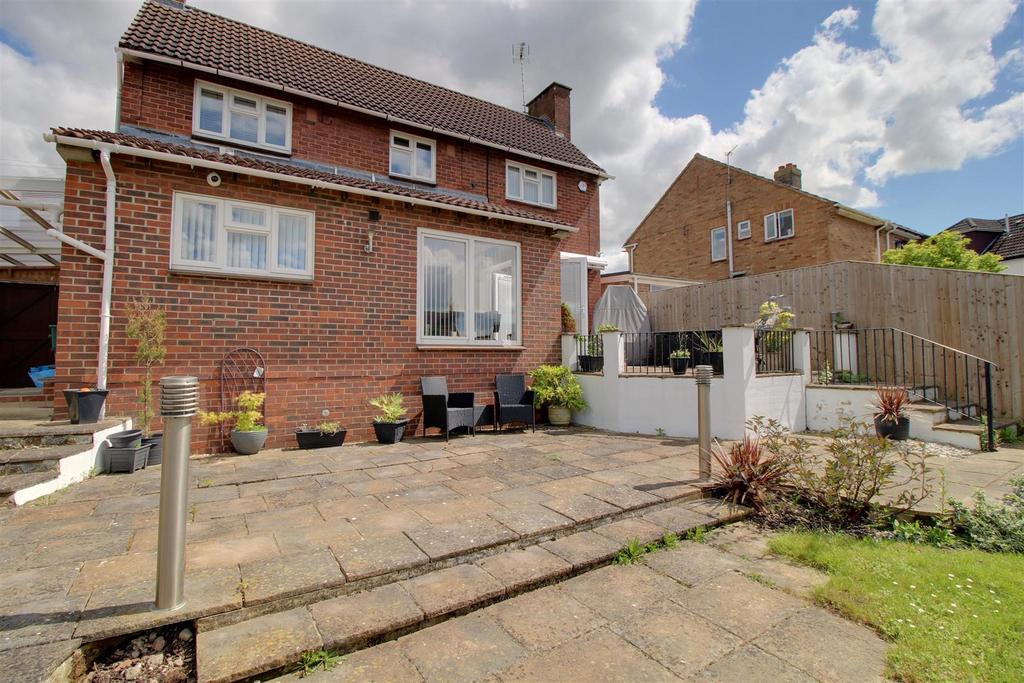 Cowley Road, Tuffley, Gloucester 3 bed detached house for sale £360,000