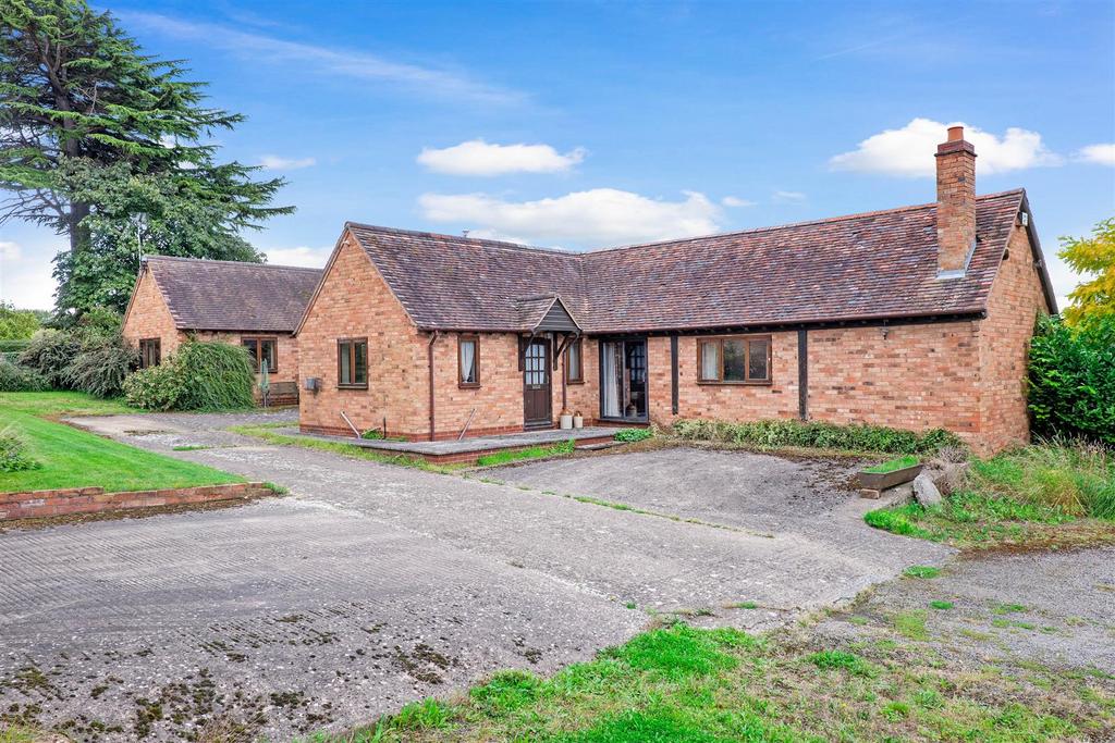 Sandfields Farm, Luddington, StratfordUponAvon 5 bed detached house