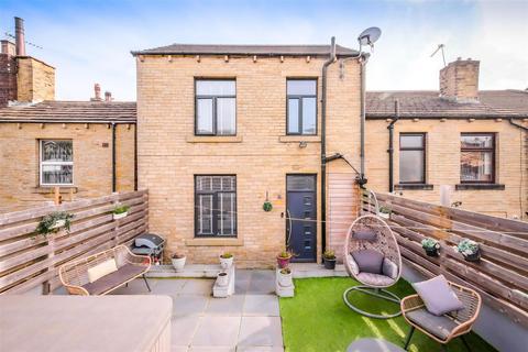 2 bedroom terraced house for sale, Thornhill Road (Back Close Lea), Rastrick, Brighouse