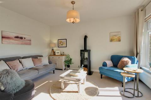 2 bedroom semi-detached bungalow for sale - Bondyke Close, Cottingham