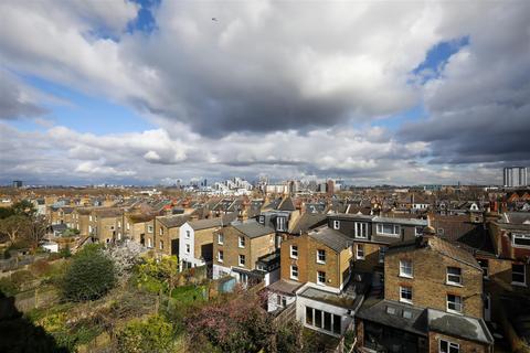 3 bedroom flat for sale, Schubert Road, London