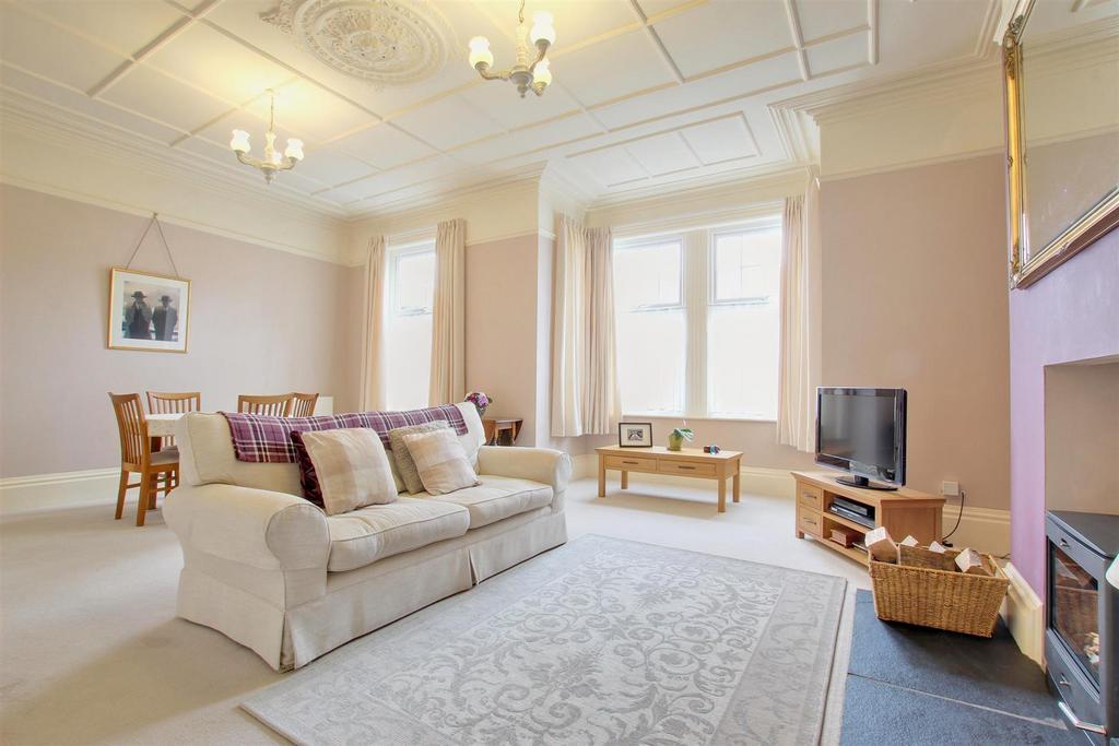 Cliff Road, Hornsea 4 bed semidetached house for sale £315,000