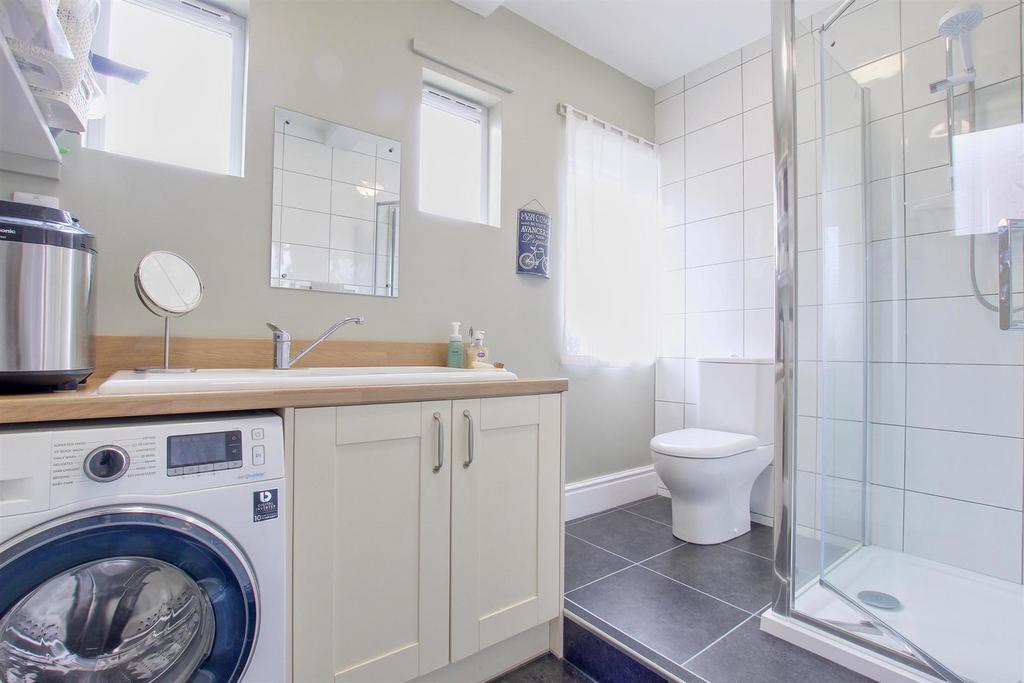 Utility/shower room