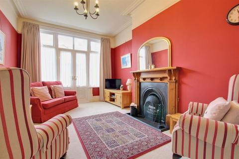 97b Cliff Road, Hornsea, HU18 1JB