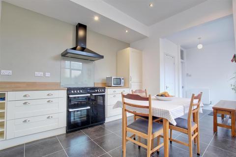 97b Cliff Road, Hornsea, HU18 1JB
