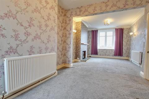 3 bedroom semi-detached house for sale - New Road, Hornsea