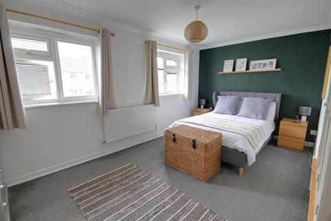 50 Orchard Rise, Tibberton, Gloucester, GL19 3AT