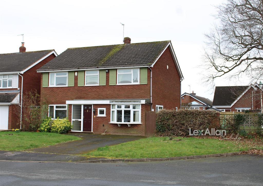 Medina Way, Kingswinford 4 bed detached house for sale £400,000