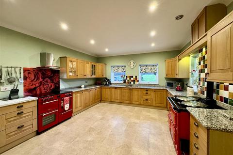 5 bedroom detached house for sale, Ferry Road, Kidwelly