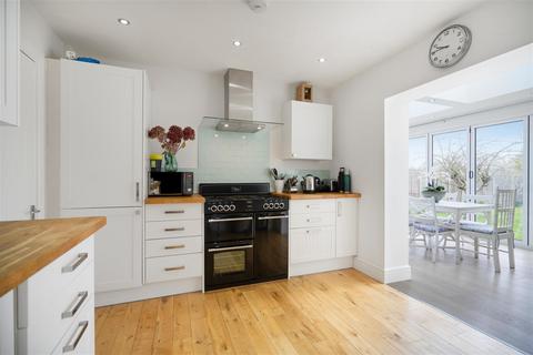 3 bedroom terraced house for sale, Fifield Road, Fifield