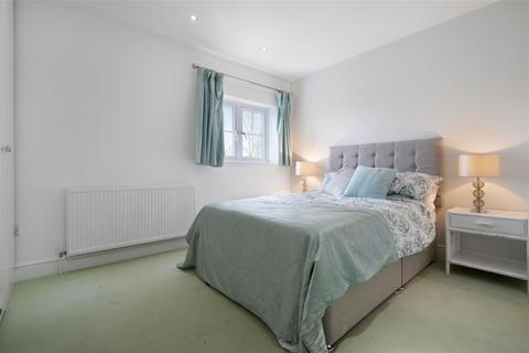 3 bedroom terraced house for sale, Fifield Road, Fifield