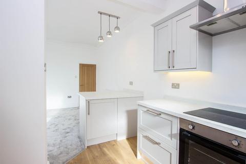 104 Avondale Road, Darwen, BB3 1NT