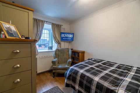 29 Brades Close, Halesowen, B63 2XZ
