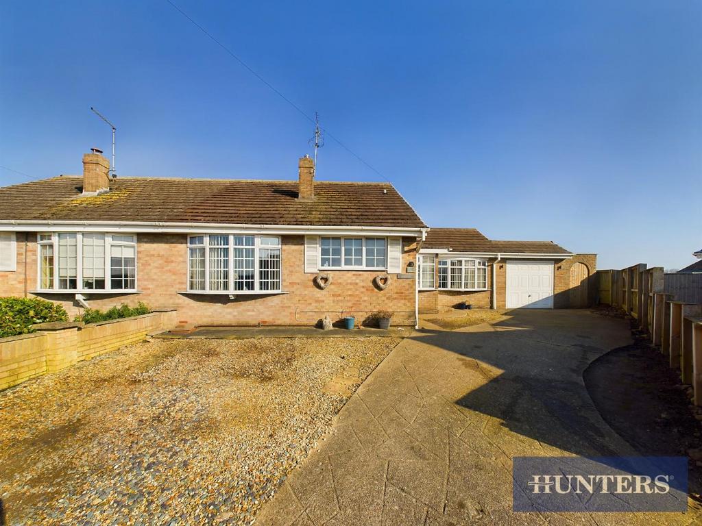 Grange Close, Bempton, Bridlington 2 bed semidetached bungalow £220,000