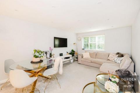 24 Retreat Way, Chigwell, IG7 6EL