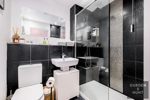 24 Retreat Way, Chigwell, IG7 6EL