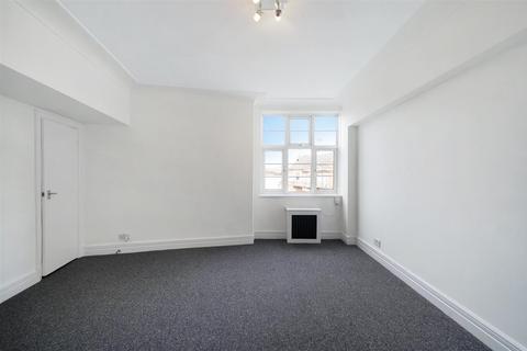 2 bedroom flat to rent, College Crescent, London, NW3