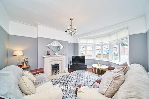 4 bedroom semi-detached house for sale - Roundmead Avenue, Loughton, IG10