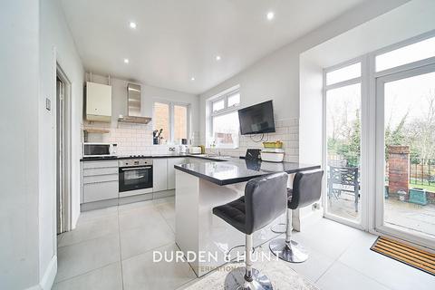 4 bedroom semi-detached house for sale, Roundmead Avenue, Loughton, IG10
