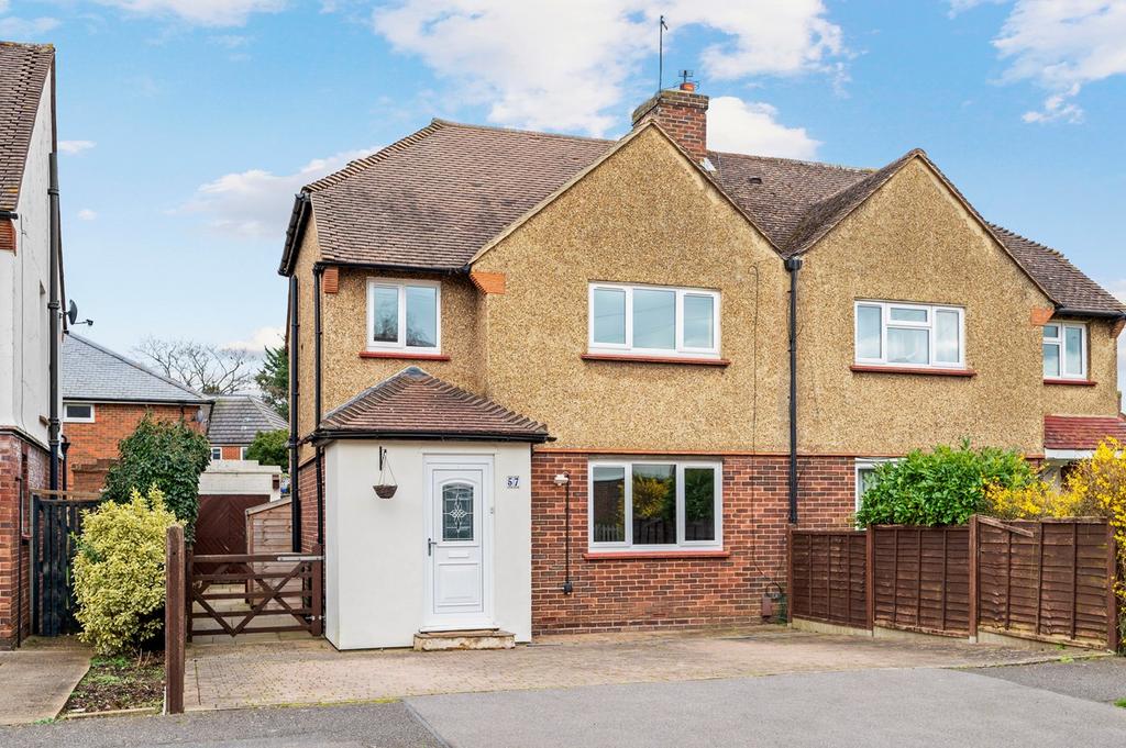 Southdown Road, Hersham, WALTONONTHAMES, KT12 3 bed semidetached