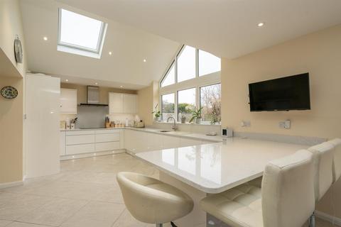 31 Pebblemoor, Edlesborough, Dunstable, LU6 2HZ