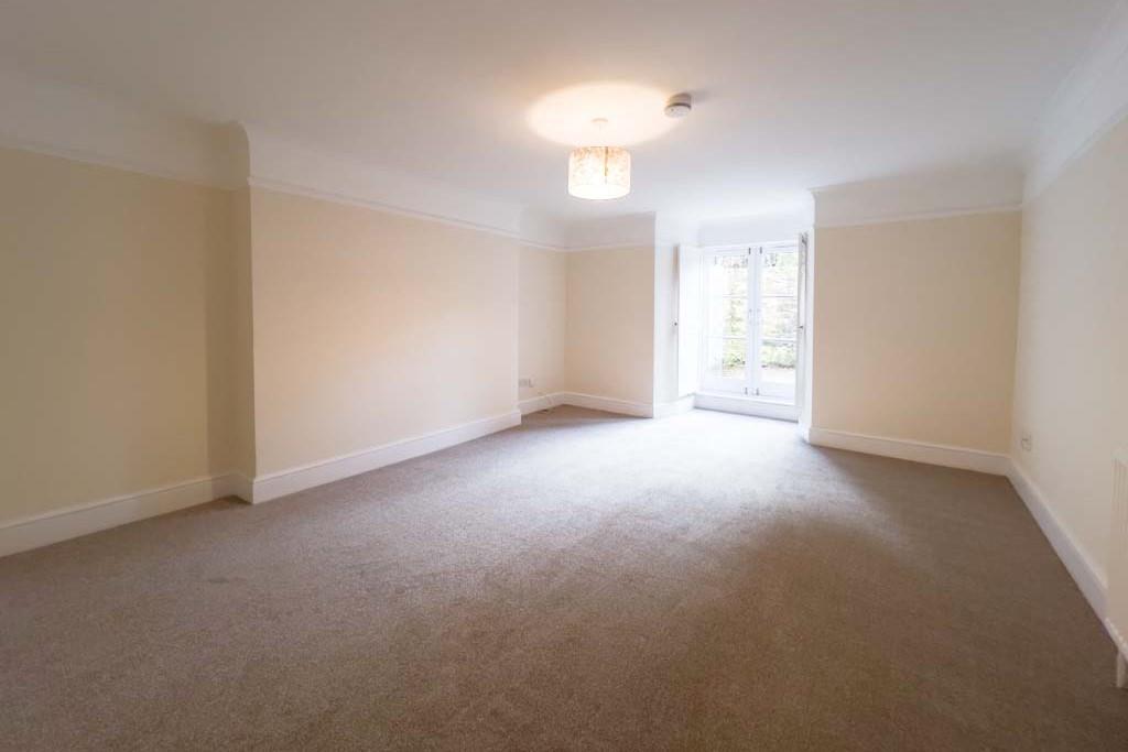 Haines Hill, Taunton TA1 1 bed character property to rent £1,000 pcm