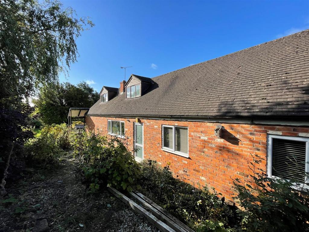 School Lane, Priors Marston, Southam 3 bed detached bungalow for sale