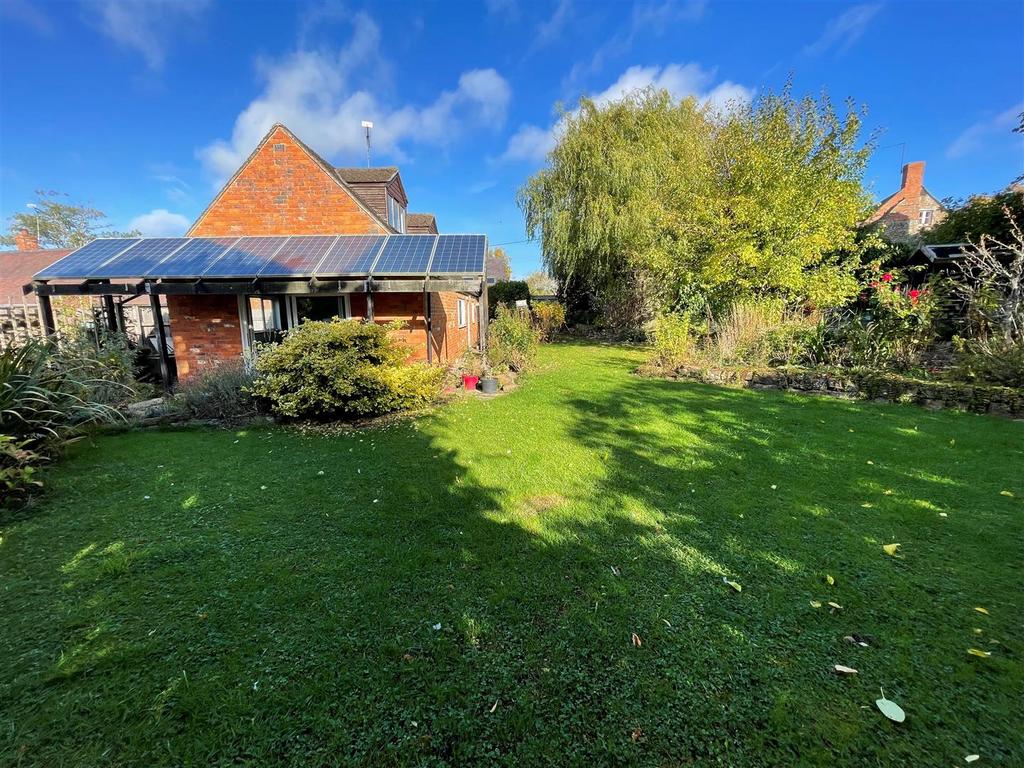 School Lane, Priors Marston, Southam 3 bed detached bungalow for sale
