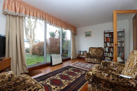 6 Chapel Close, Aberthin, Cowbridge, CF71 7HD