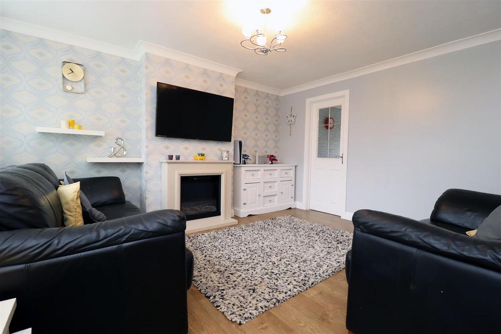 Verwood Close, StocktonOnTees TS19 8XB 3 bed house for