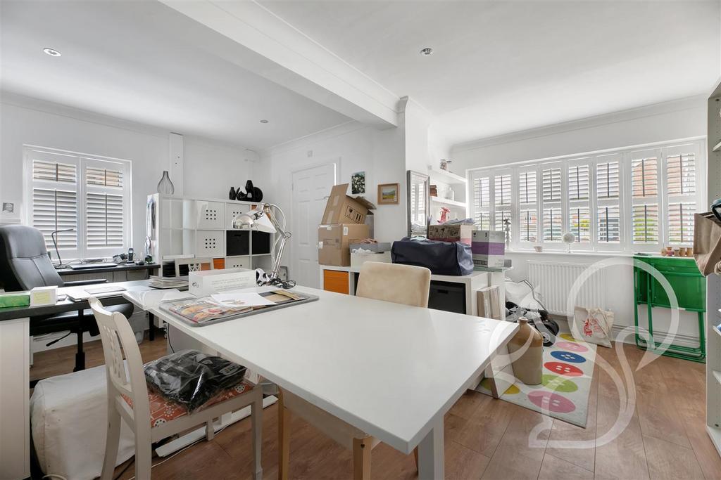 Second Bedroom/Crafts Room