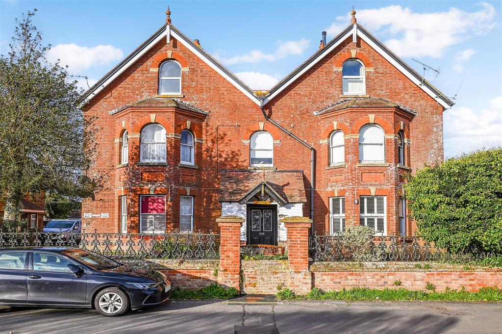 Church Road, Yapton 2 bed apartment for sale £200,000