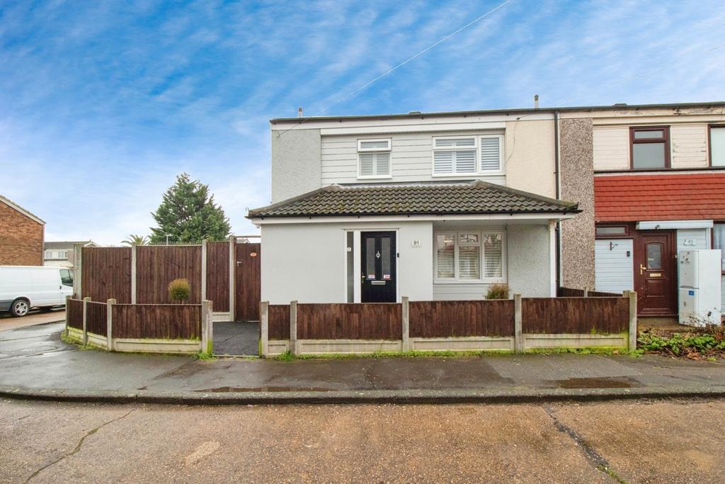 First Avenue, Canvey Island SS8 3 bed semidetached house for sale £