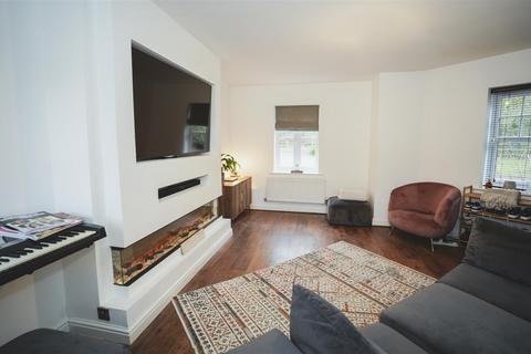 16 Cookson Close, Muxton, Telford, TF2 8SZ