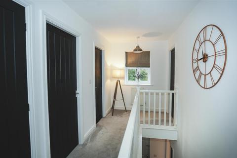 16 Cookson Close, Muxton, Telford, TF2 8SZ