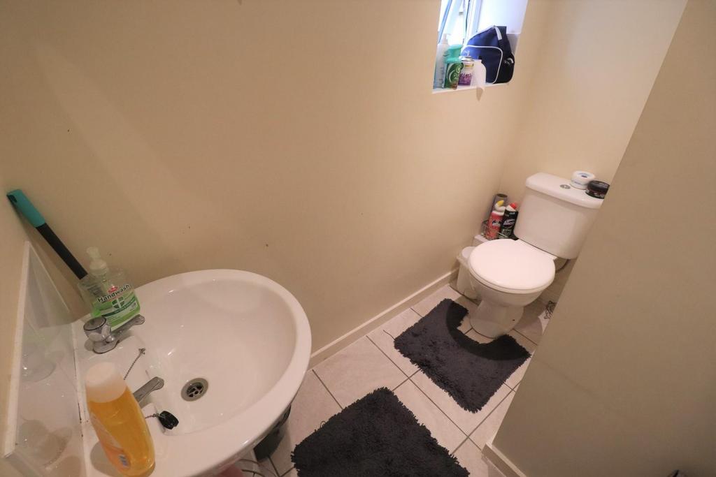 Bathroom.jpg