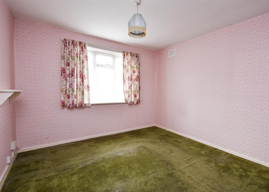 73 Meadow Road - Bedroom (2).jpg