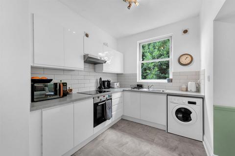 Flat D1, 22 Rodway Road, Bromley, BR1 3JL